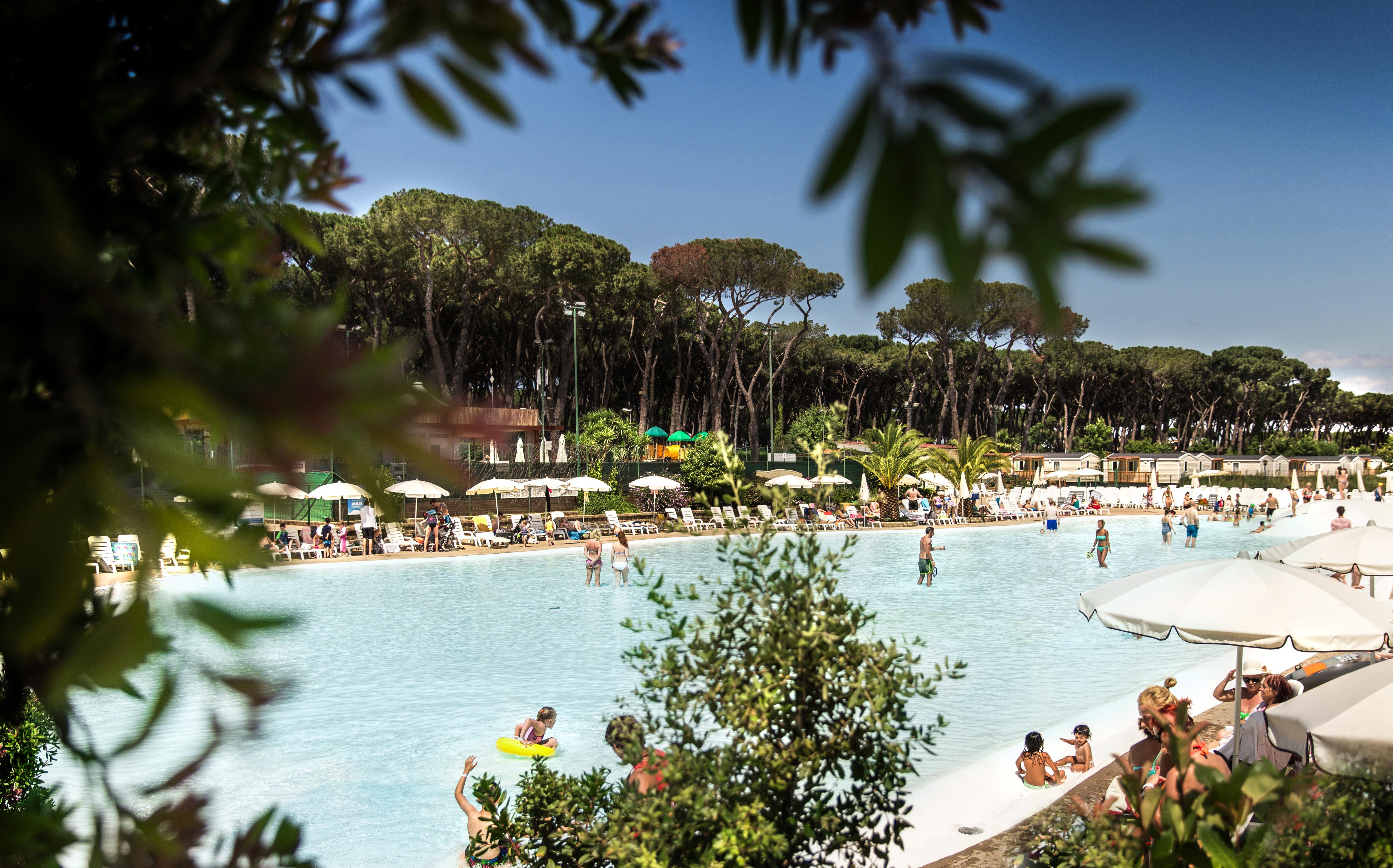 Acampamento Fabulous Village
