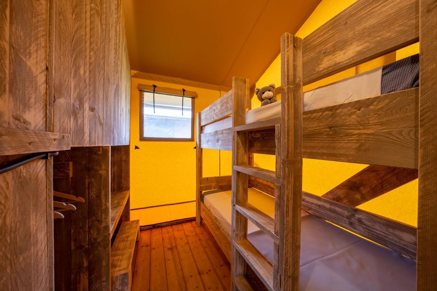 Acampamento Fabulous Village 2*